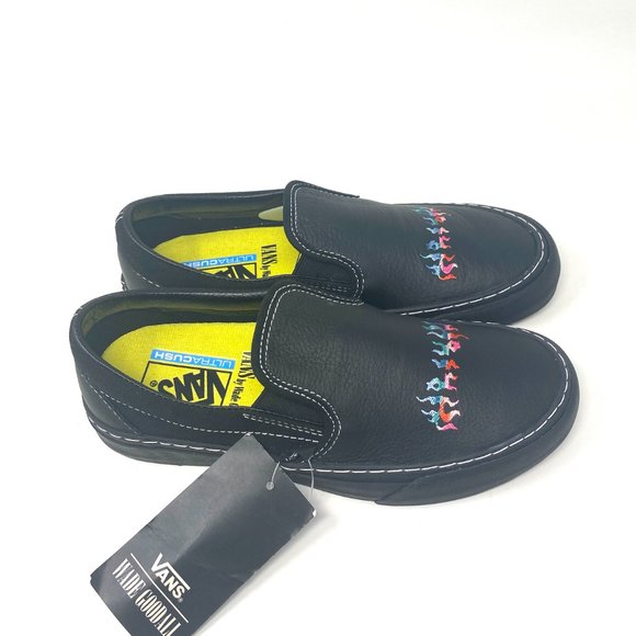 💖MEGA SALE💖NEW VANS Classic Slip On  Black Color Women s Flame SB VN0A3MUCN3H - Picture 1 of 10